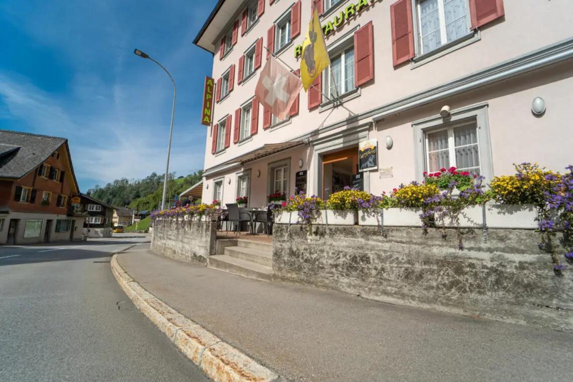 Hotel Alpina Unterschächen Exteriér fotografie